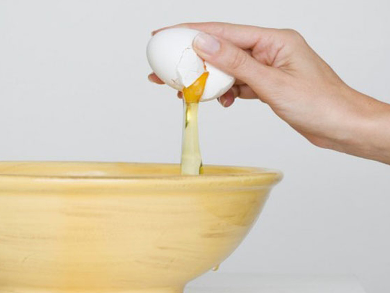 درمان موخوره - ماسک تخم مرغ