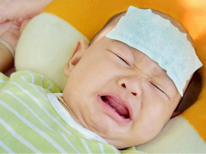 کاهش تب در نوزادان