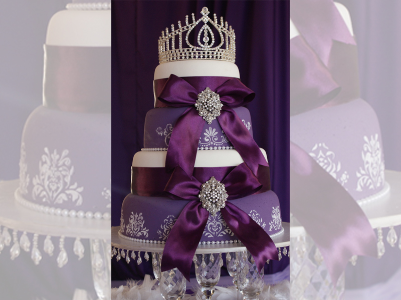 کیک سلطنتی به رنگ بنفش